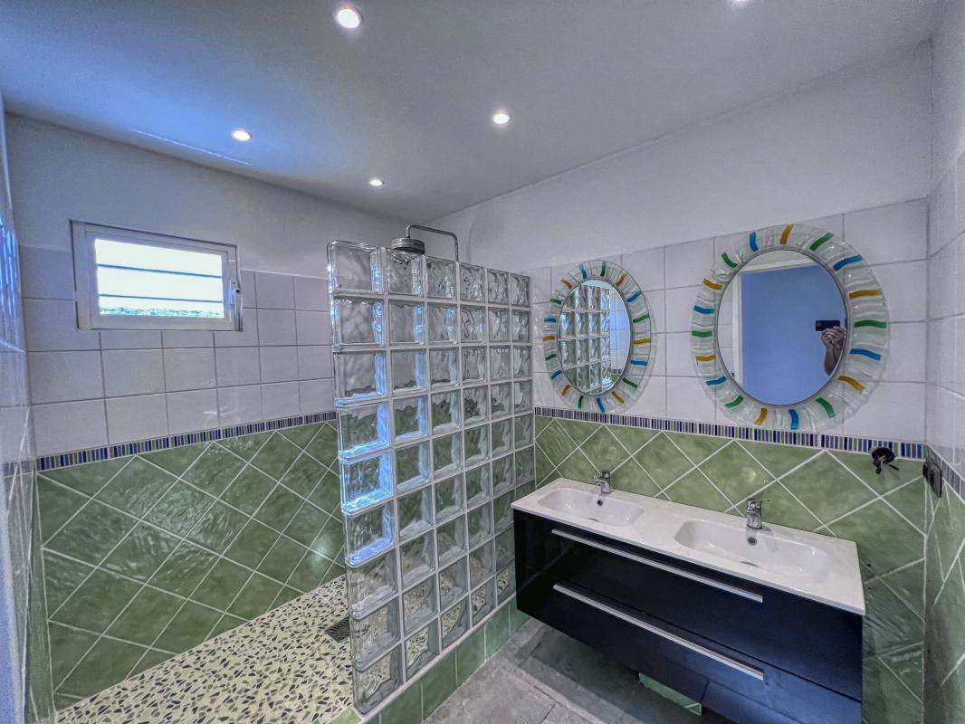 A louer villa vue mer Oyster Pond Saint Martin_salle de douche-16